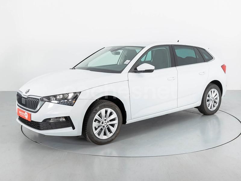 Blanco Nuevo 2024 Skoda Scala Ambition Utilitario | 19.900 € (Precio justo) - Imagen 1/4