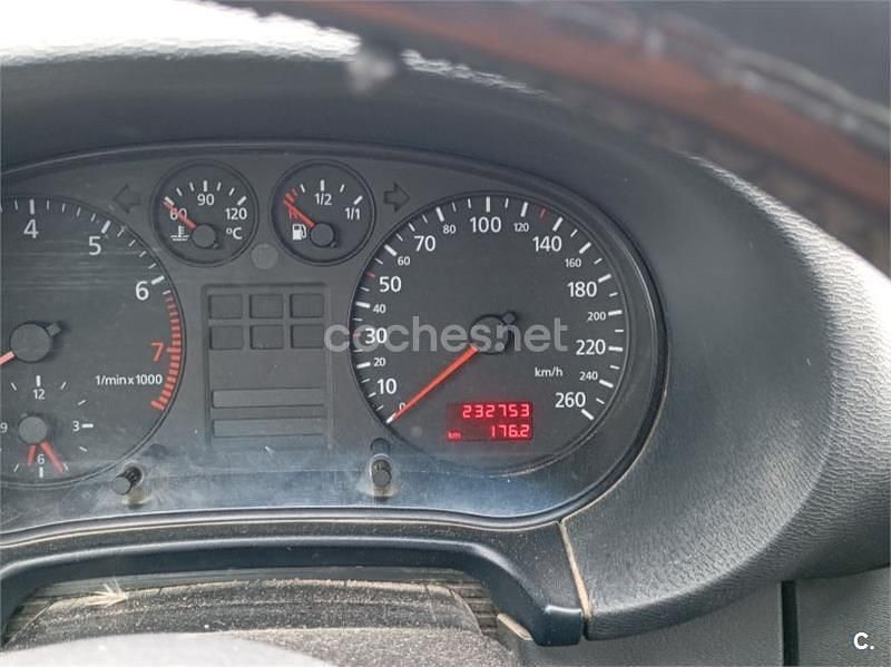 Usado Audi A3 Ambition 150 CV (110 kW) 1998 Azul Berlina