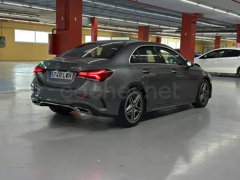 Usado Mercedes A200 150 CV (110 kW) 2022 Gris / plata Berlina