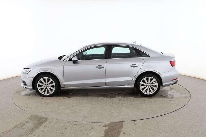 Usado Audi A3 Design 116 CV (85 kW) 2018 Plata Berlina