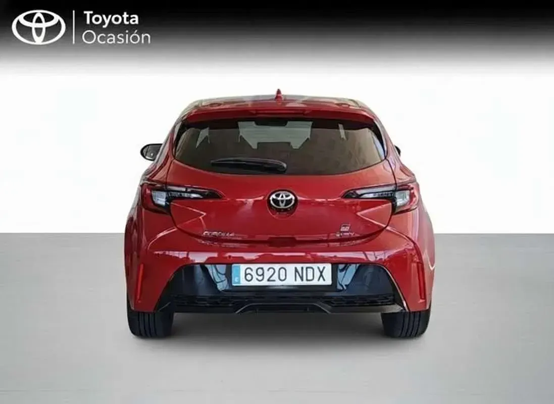 Usado Toyota Corolla Sport 140 CV (102 kW) 2025 Rojo Utilitario