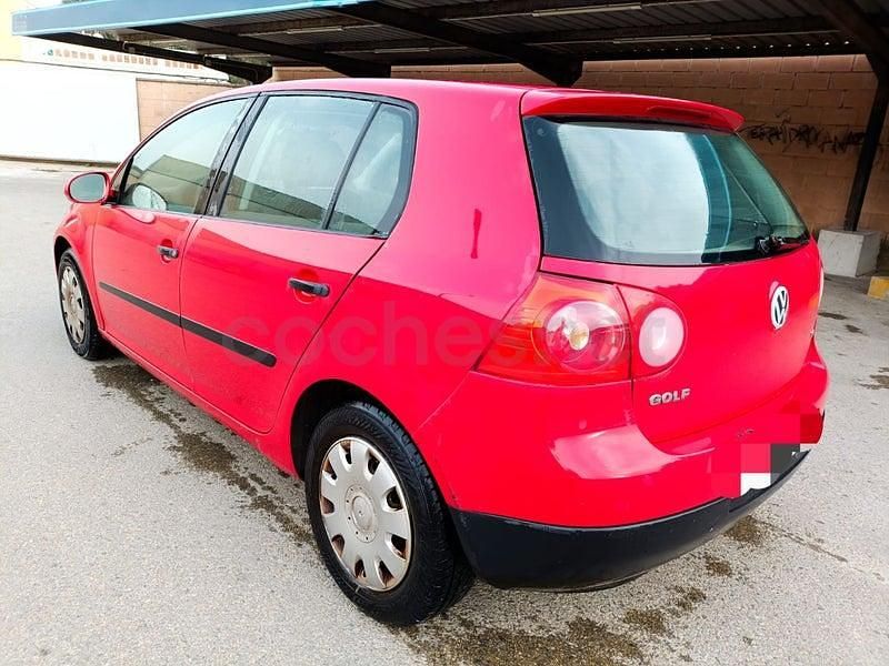 Usado VW Golf IV 105 CV (77 kW) 2004 Gris / plata Berlina