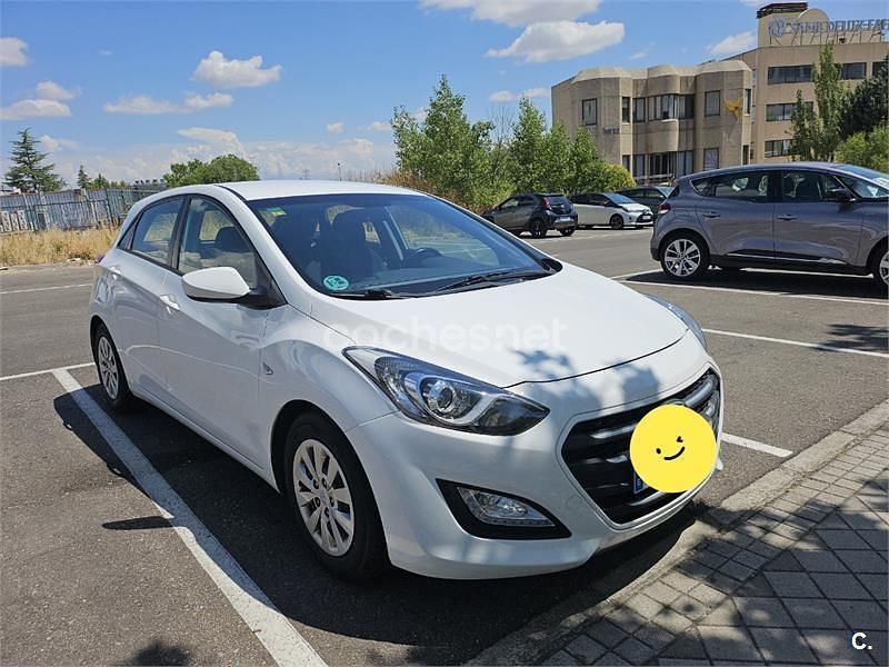 Blanco Usado 2016 Hyundai i30 Berlina | 8300 € (Precio justo) - Imagen 1/4