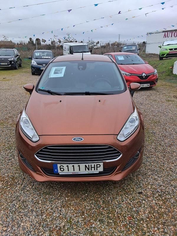Marron Usado 2013 Ford Fiesta | 8850 € (Un poco caro) - Imagen 1/4