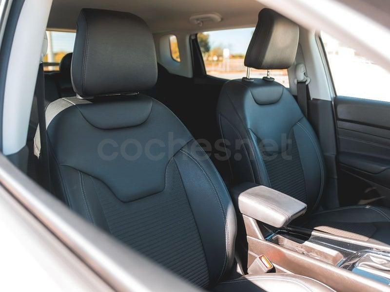 Usado Jeep Compass Limited 130 CV (95 kW) 2022 Gris / plata SUV
