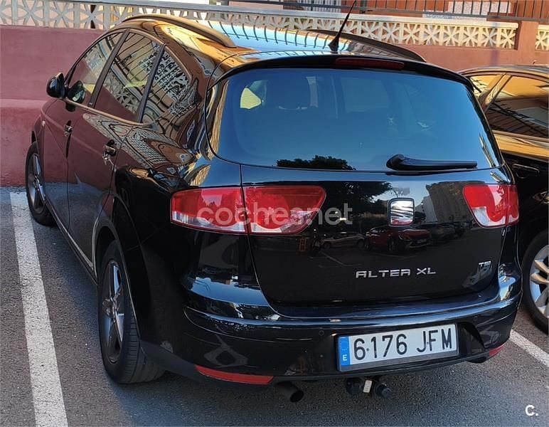 Usado Seat Altea XL I-Tech 105 CV (77 kW) 2015 Negro Monovolumen