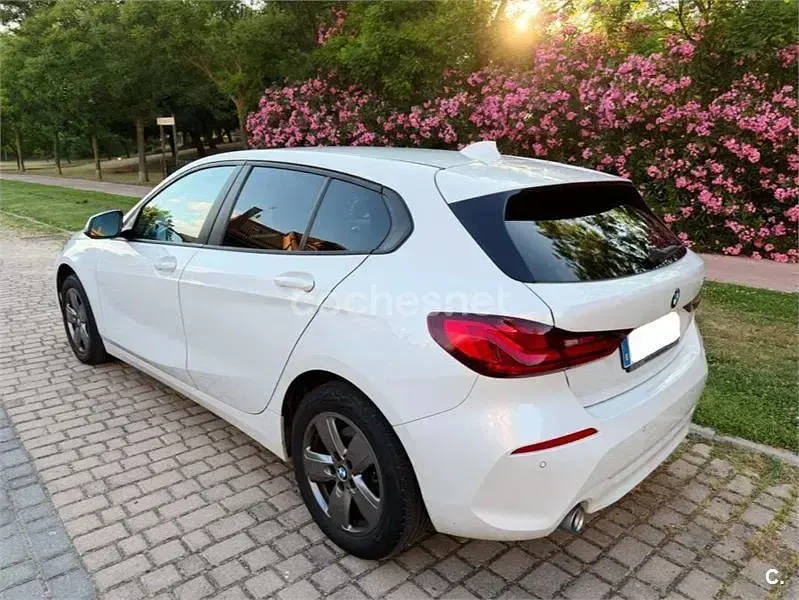 Usado BMW 116 116 CV (85 kW) 2022 Blanco Utilitario