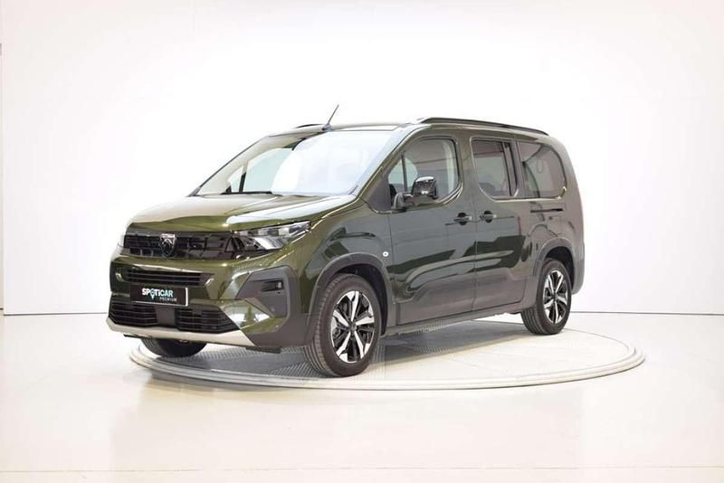 Verde Usado 2025 Peugeot Rifter GTi Monovolumen | 32.000 € - Imagen 1/4