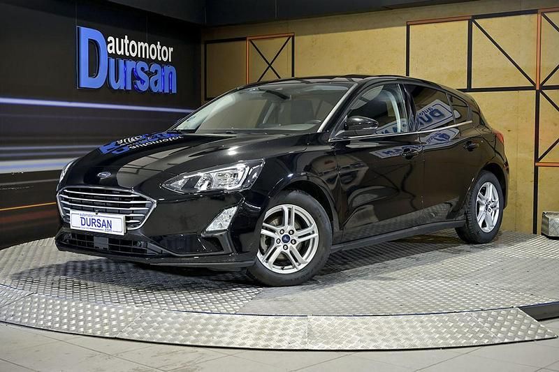 Usado Ford Focus Trend 120 CV (88 kW) 2022 Negro Berlina