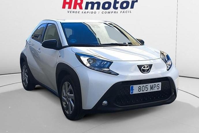 Usado 2024 Toyota Aygo Play Utilitario | 14.010 € (Precio justo) - Imagen 1/4
