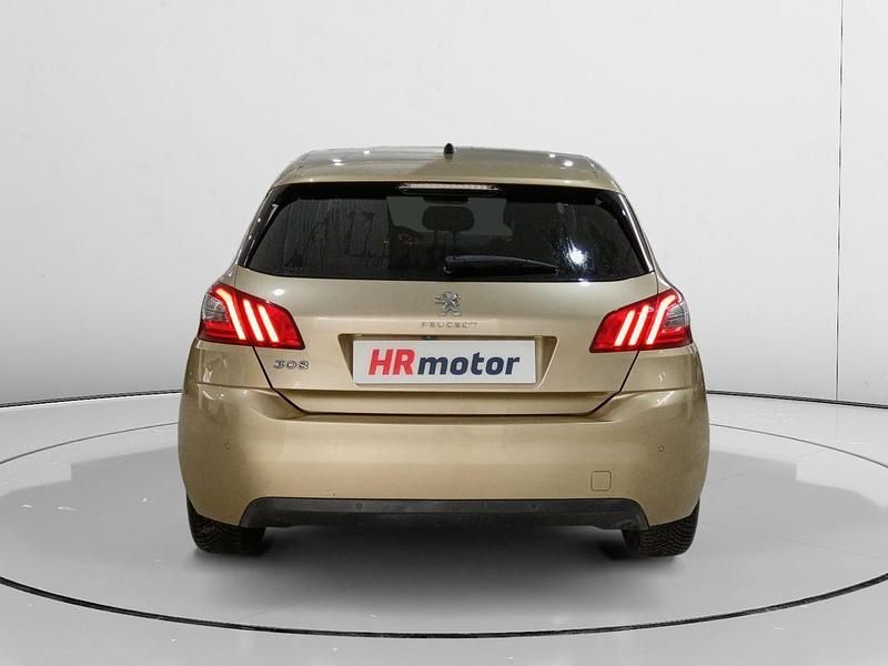 Usado Peugeot 308 Allure 131 CV (96 kW) 2018 Beige Berlina