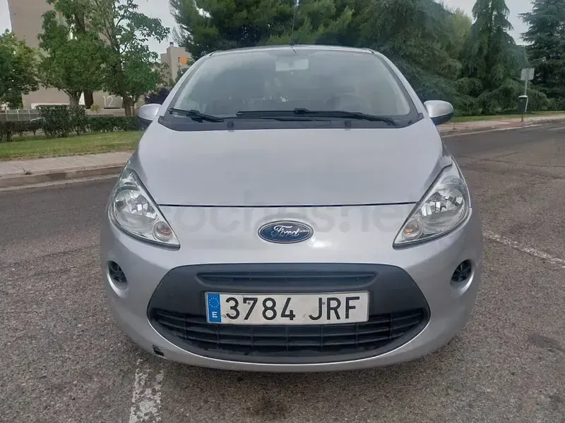 Usado Ford Ka Trend 69 CV (50 kW) 2016 Gris / plata Berlina