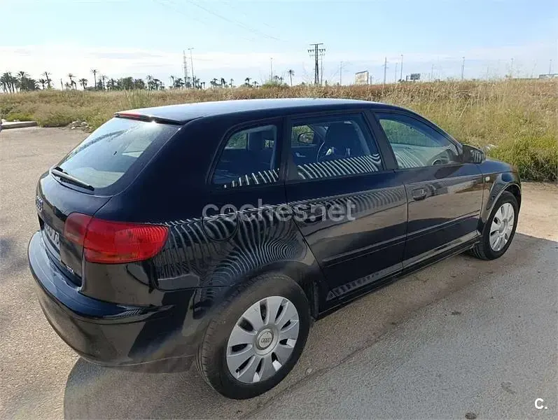 Käytetty Audi A3 Ambition 105 HP (77 kW) 2006 Musta Viistoperä