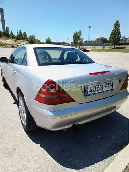 Usado Mercedes SLK200 163 CV (119 kW) 1999 Gris / plata Descapotable