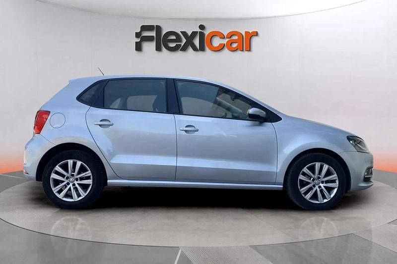 Usado VW Polo Advance 90 CV (66 kW) 2017 Gris Utilitario