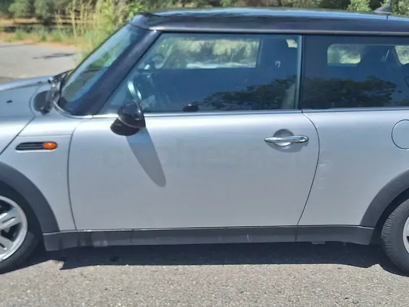 Usado Mini Cooper 116 CV (85 kW) 2006 Gris / plata Utilitario