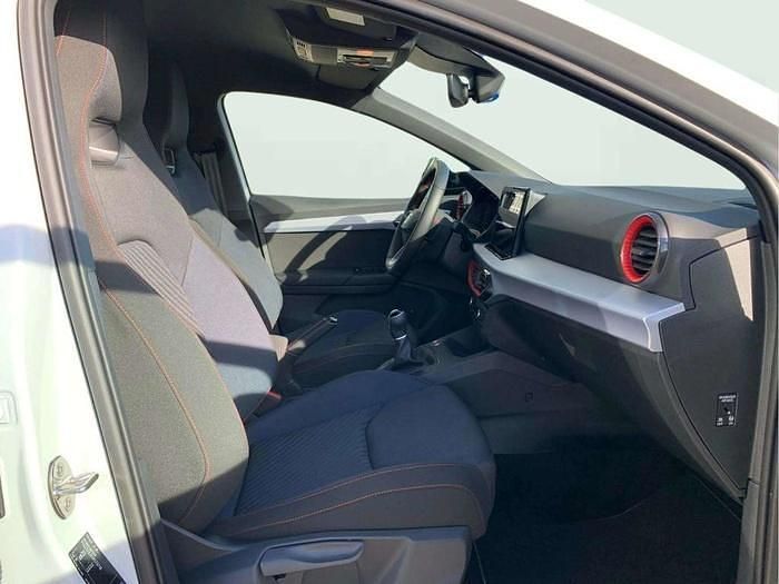 Usado Seat Ibiza FR 115 CV (84 kW) 2025 Blanco Utilitario
