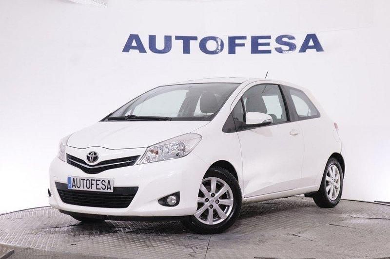 Usado Toyota Yaris 69 CV (50 kW) 2012 Blanco Coupe