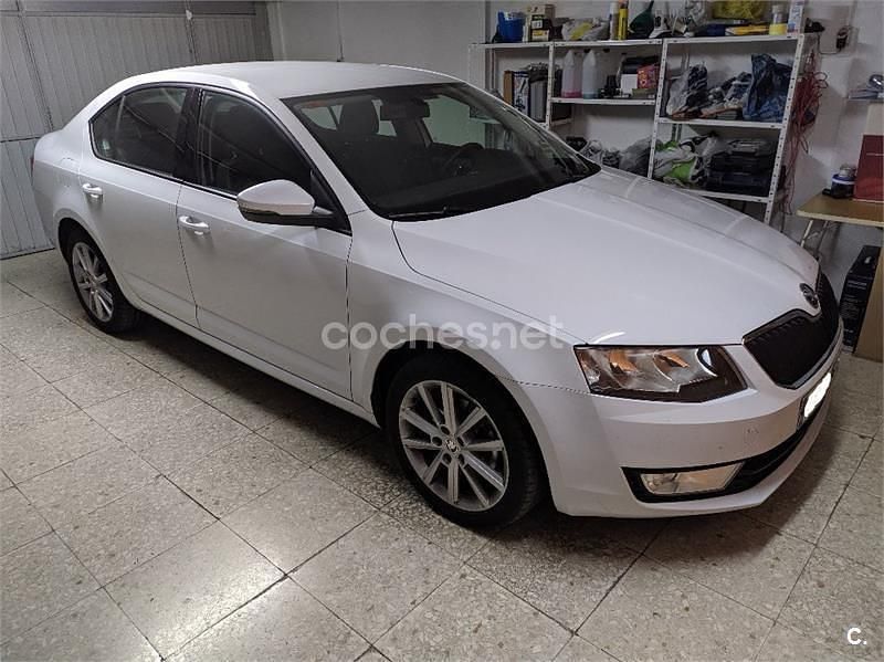 Usado Skoda Octavia Ambition 150 CV (110 kW) 2015 Blanco Utilitario