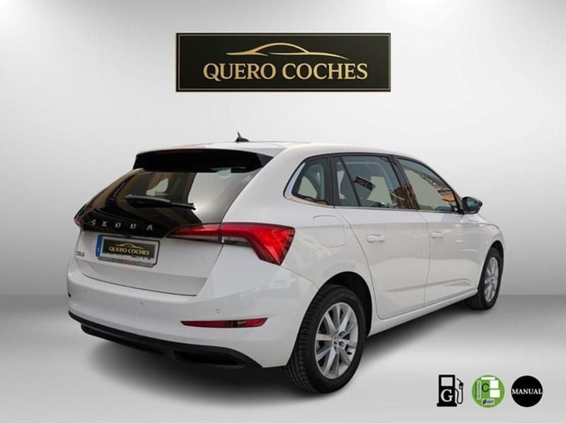 Usado Skoda Scala Ambition 110 CV (80 kW) 2021 Blanco Utilitario