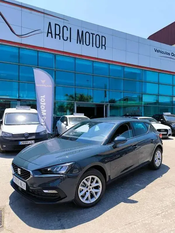 Nuevo Seat Leon Style 116 CV (85 kW) 2026 Gris Utilitario