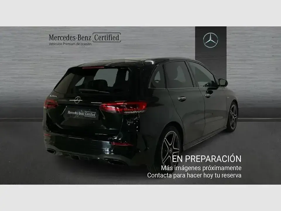 Usado Mercedes B220 190 CV (139 kW) 2022 Negro Utilitario