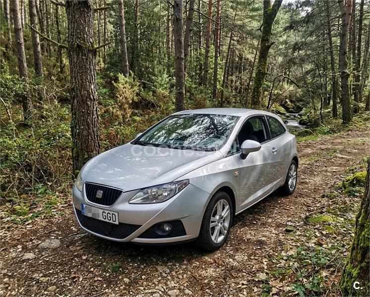 Usado Seat Ibiza Reference 90 CV (66 kW) 2010 Blanco Berlina