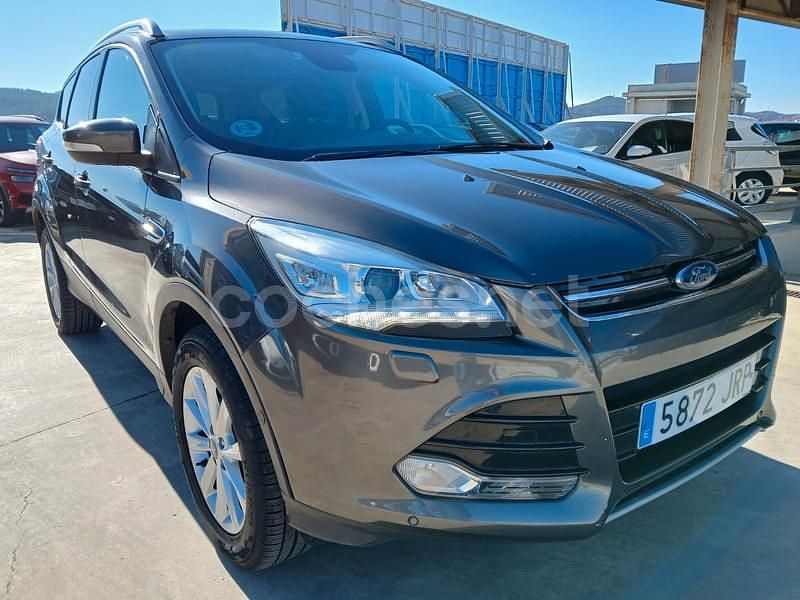 Usado Ford Kuga Titanium 150 CV (110 kW) 2016 Gris / plata SUV