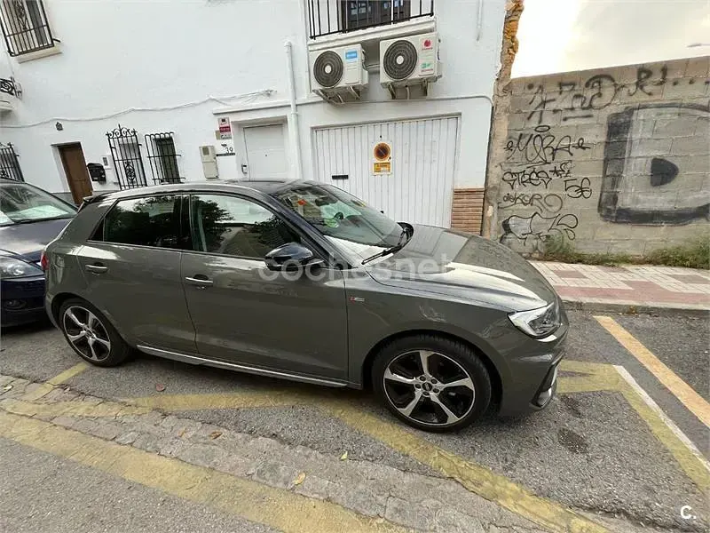 Usado Audi A1 Sportback S-Line 110 CV (80 kW) 2021 Gris / plata Utilitario