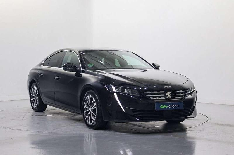 Usado Peugeot 508 Allure 131 CV (96 kW) 2021 Rojo Berlina