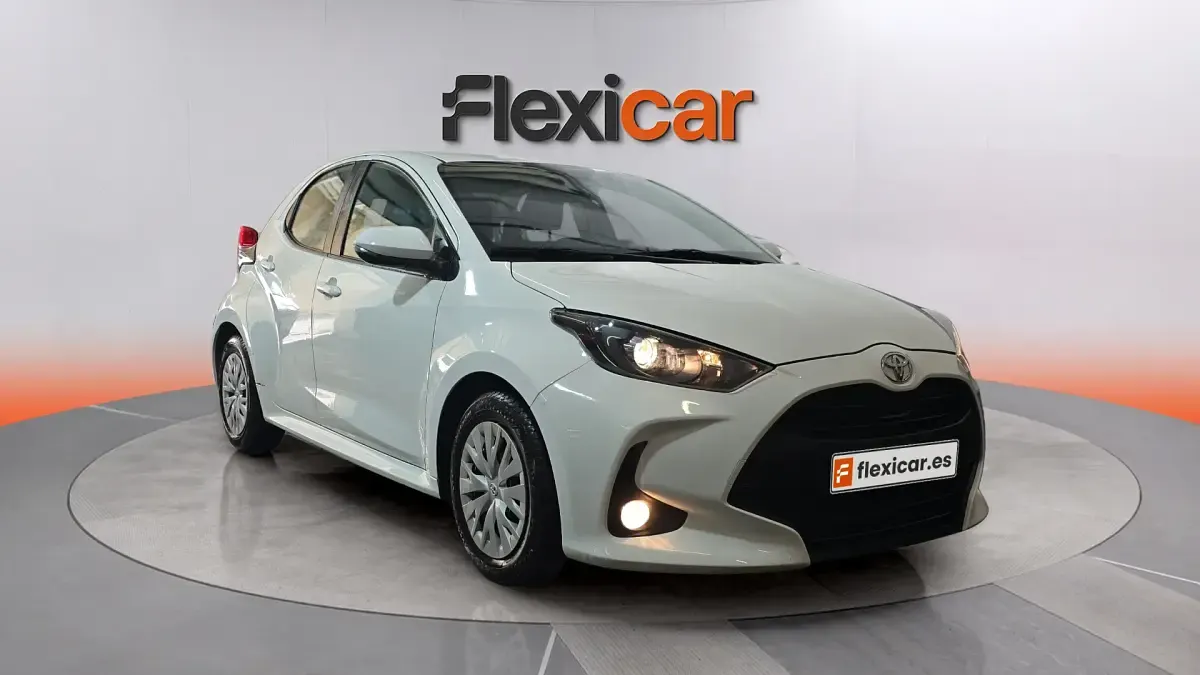 Usado Toyota Yaris Advance 72 CV (52 kW) 2023 Utilitario