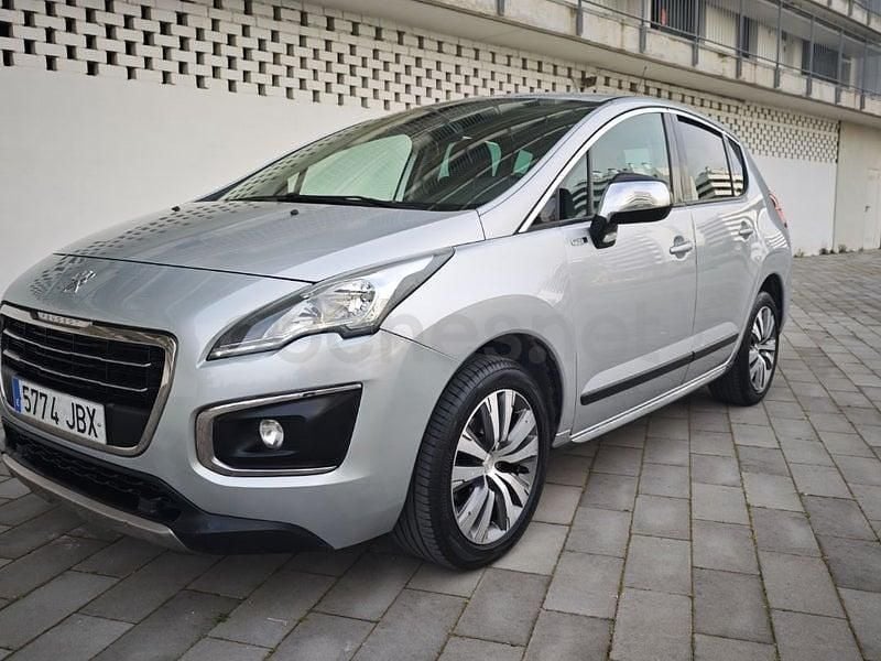 Usado Peugeot 3008 Style 120 CV (88 kW) 2015 Gris / plata Familiar