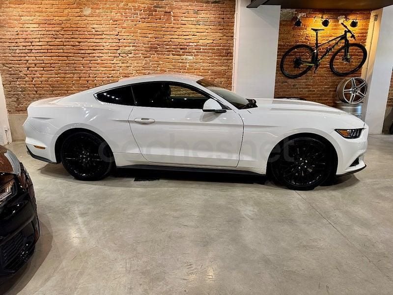Usado Ford Mustang Fastback 314 CV (230 kW) 2016 Blanco Coupe