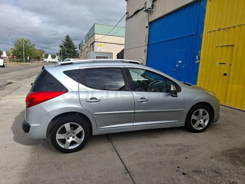 Usado Peugeot 207 Outdoor Outdoor 90 CV (66 kW) 2010 Gris / plata Familiar