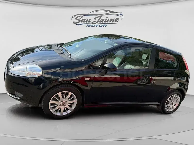 Usado Fiat Grande Punto Active 90 CV (66 kW) 2008 Negro Utilitario