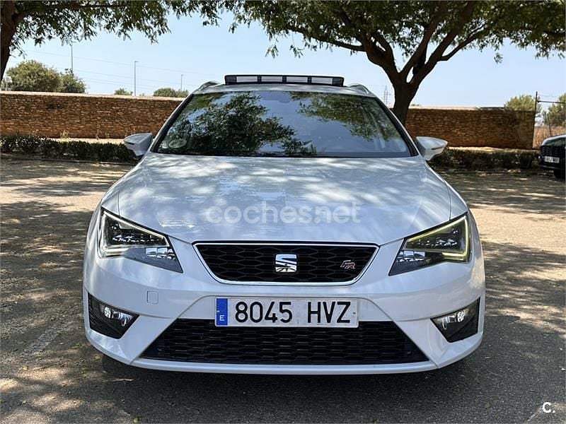 Usado Seat Leon FR 150 CV (110 kW) 2014 Blanco Familiar