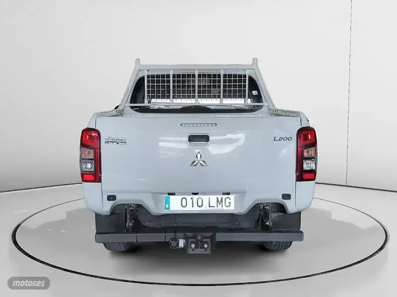 Usado Mitsubishi L 150 CV (110 kW) 2021 Blanco SUV