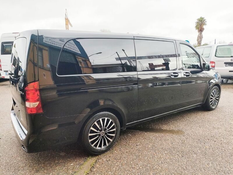 Usado Mercedes V220 163 CV (119 kW) 2022 Negro Monovolumen