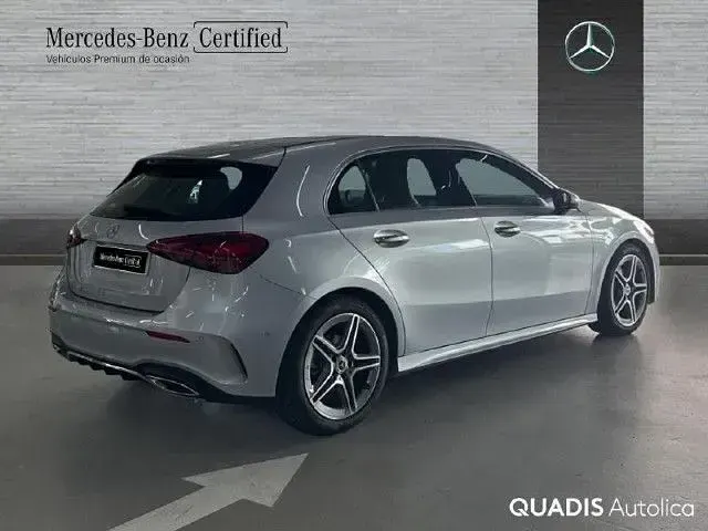 Usado Mercedes A180 136 CV (100 kW) 2026 Plata hightech