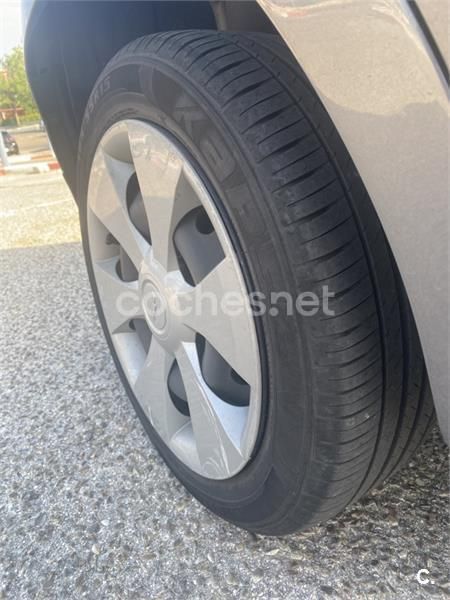 Gris / plata Usado 2009 Chevrolet Aveo LS Berlina | 4500 € (Precio justo) - Imagen 1/2