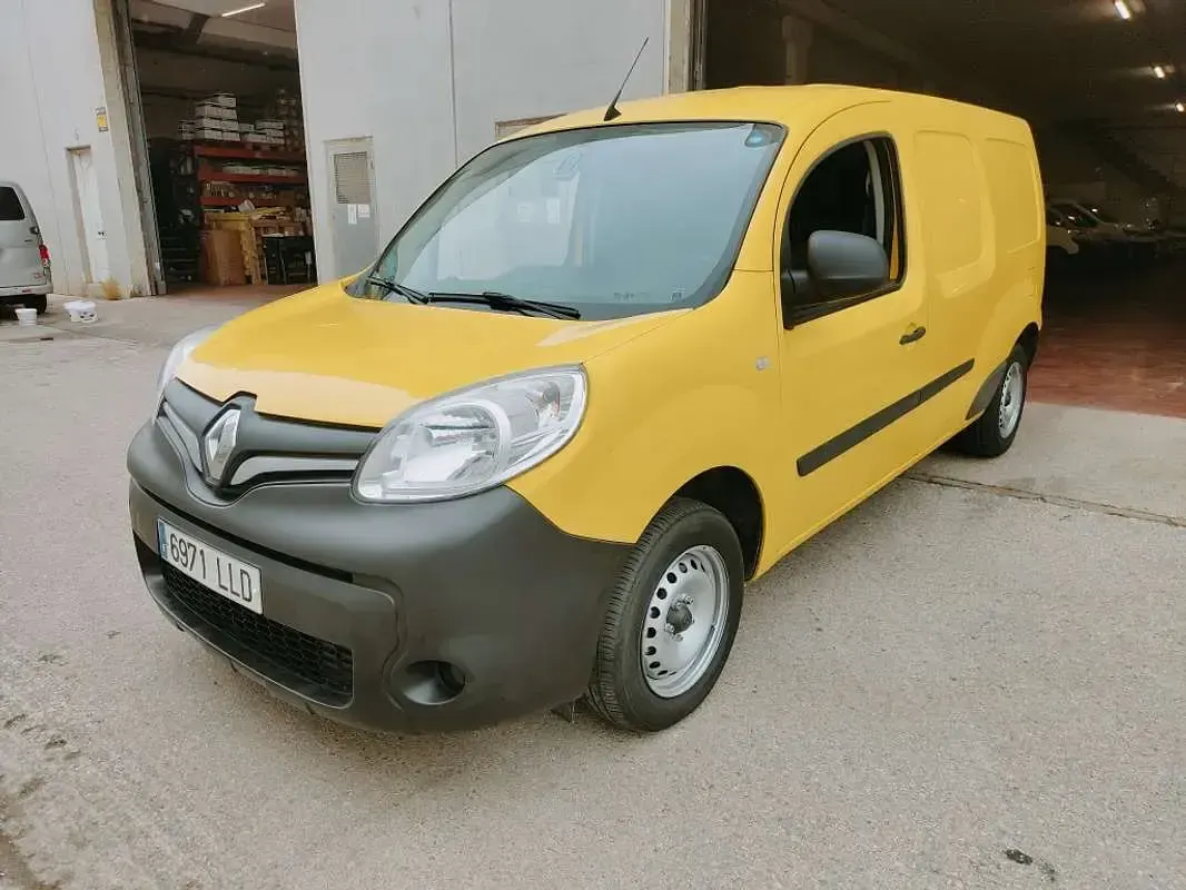 Usado Renault Kangoo 95 CV (69 kW) 2021 Amarillo Monovolumen