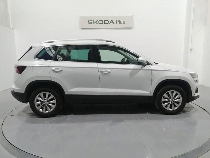 Usado Skoda Karoq Selection 150 CV (110 kW) 2025 Blanco SUV