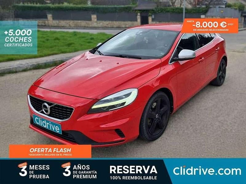 Usado Volvo V40 R-Design Momentum 190 CV (139 kW) 2018 Rojo Utilitario