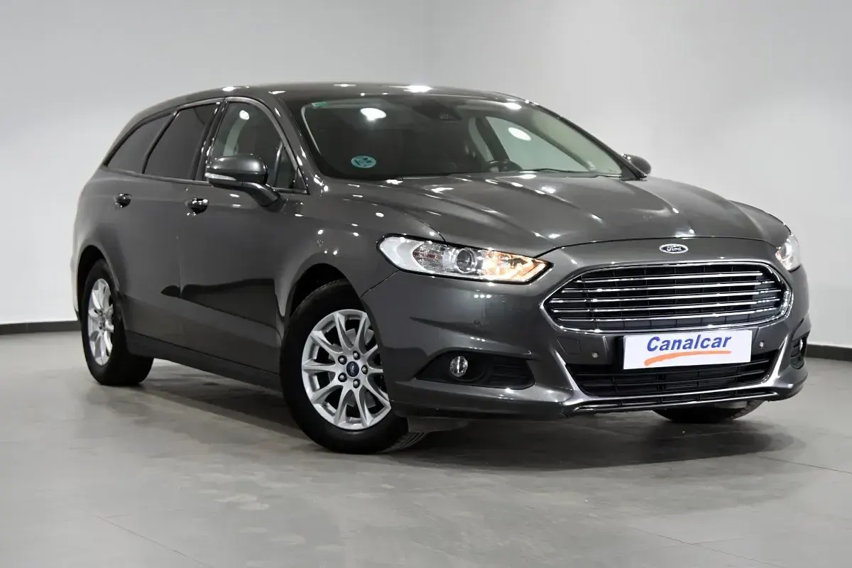Usado Ford Mondeo Trend 150 CV (110 kW) 2017 Negro