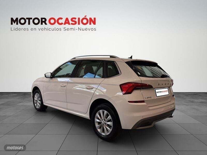 Usado Skoda Kamiq Ambition 110 CV (80 kW) 2021 Blanco SUV