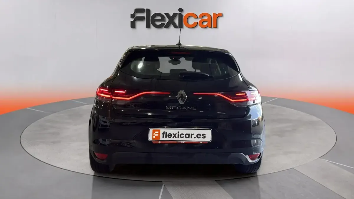 Usado Renault Mégane II Intens 115 CV (84 kW) 2022 Negro Berlina