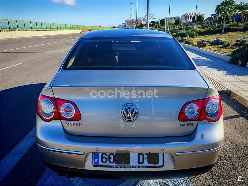 Usado VW Passat Highline 140 CV (102 kW) 2005 Beige Berlina