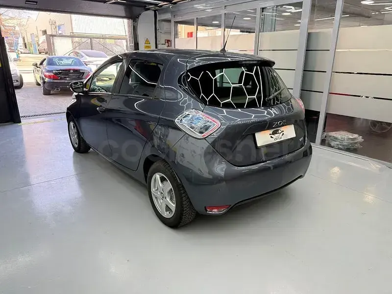 Usado Renault Zoe Bose Edition 67 kW (92 CV) 2017 Eléctrico Utilitario