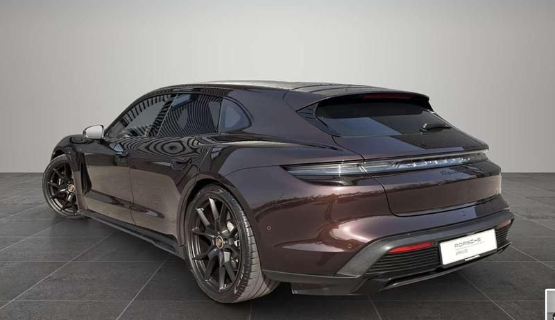 Usado Porsche Taycan Sport Turismo 439 kW (598 CV) 2022 Marrón Familiar