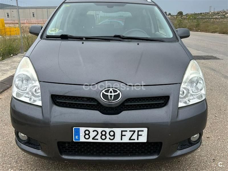 Begagnad Toyota Corolla Verso Sol 136 HK (100 kW) 2008 Grå Minibuss
